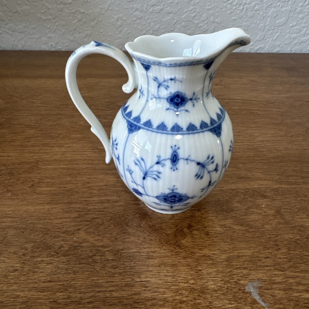 Vintage Kaiser Porcelain Romantica Line Bornholm Cream Dish Cobalt Blue & White